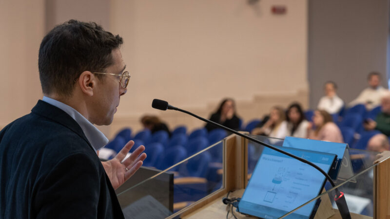 Biosensori organici: quando l’elettronica incontra la biologia per diagnosticare le malattie rare